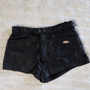 PERFORIATED GENUINE LEATHER WOMEN SHORTS SIZE 6